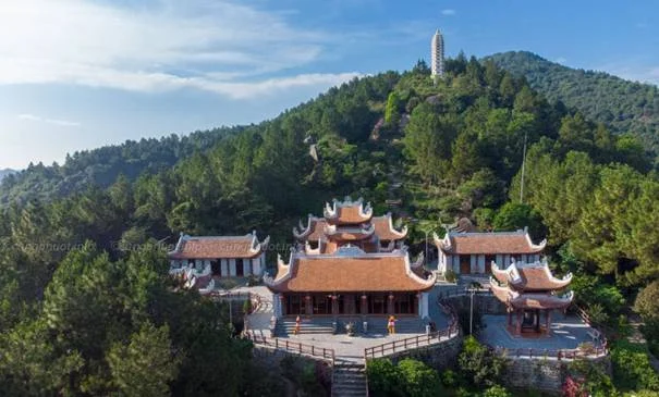 Chùa Hương Tích - Thánh địa linh thiêng gắn liền với truyền thuyết kỳ dị